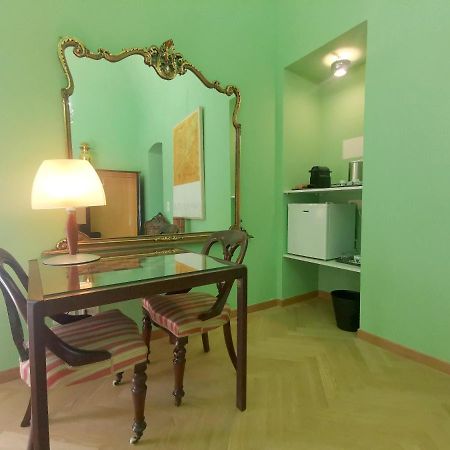 Speciale Tarshito Guesthouse Бари Экстерьер фото