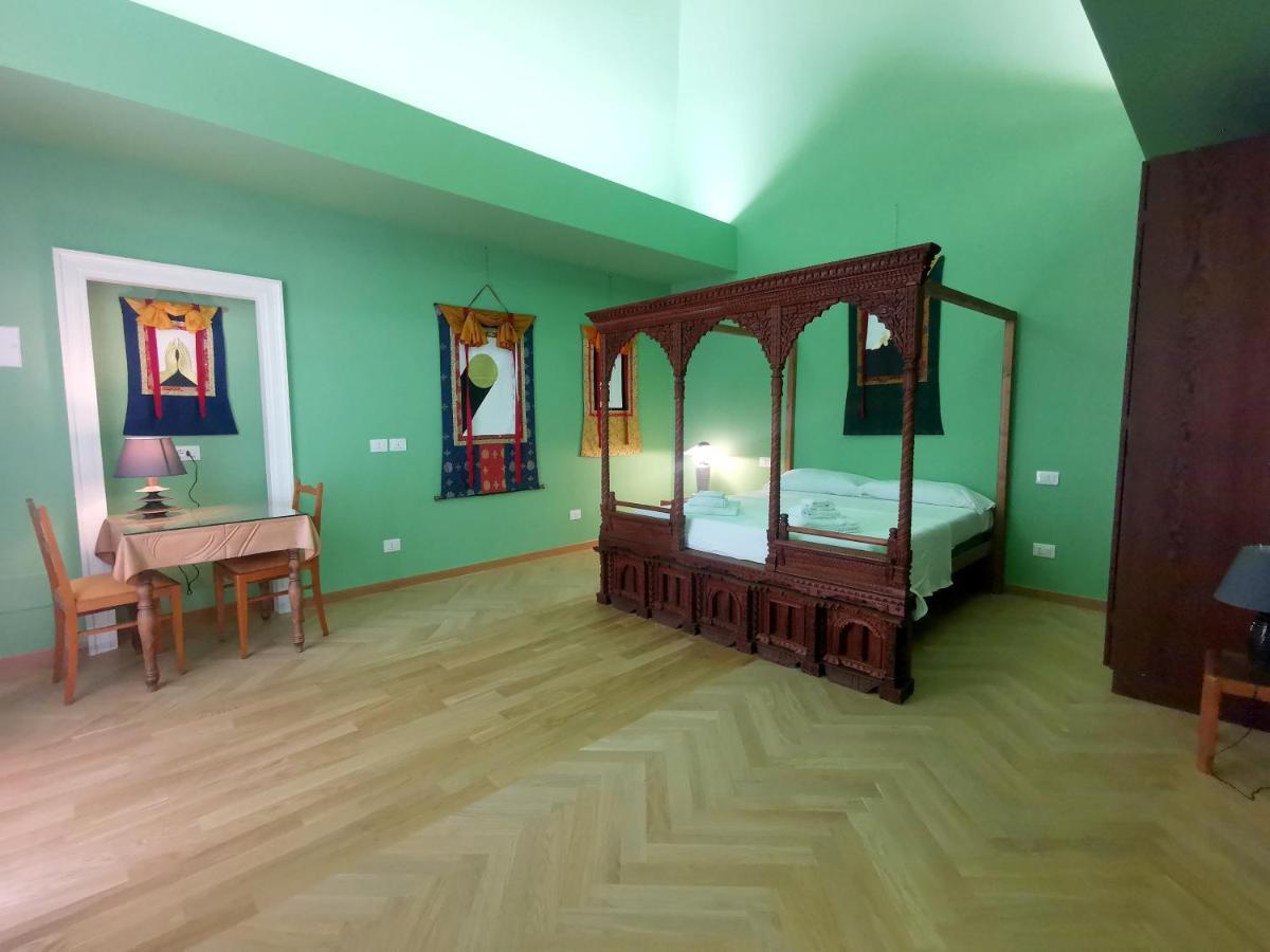 Speciale Tarshito Guesthouse Бари Экстерьер фото