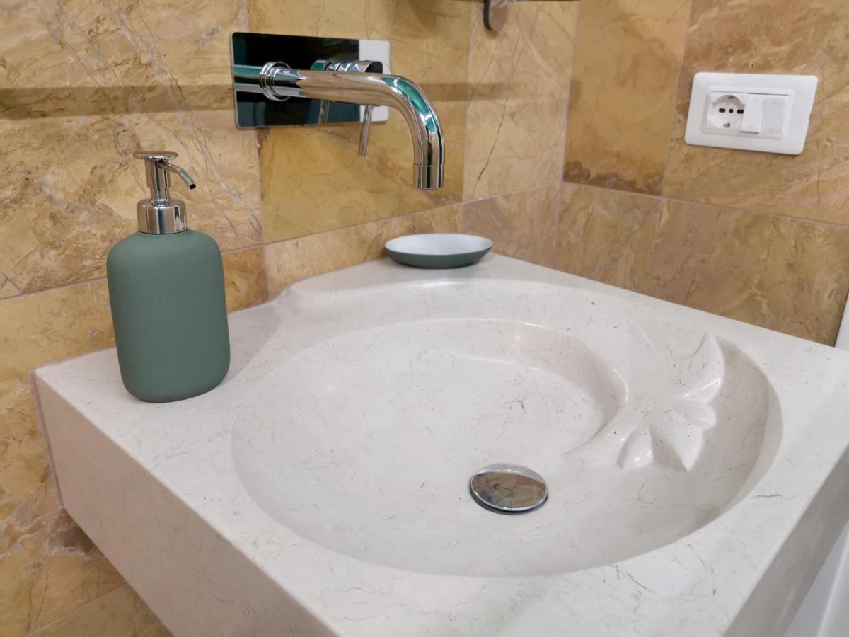 Speciale Tarshito Guesthouse Бари Экстерьер фото