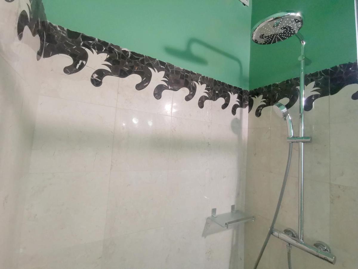 Speciale Tarshito Guesthouse Бари Экстерьер фото