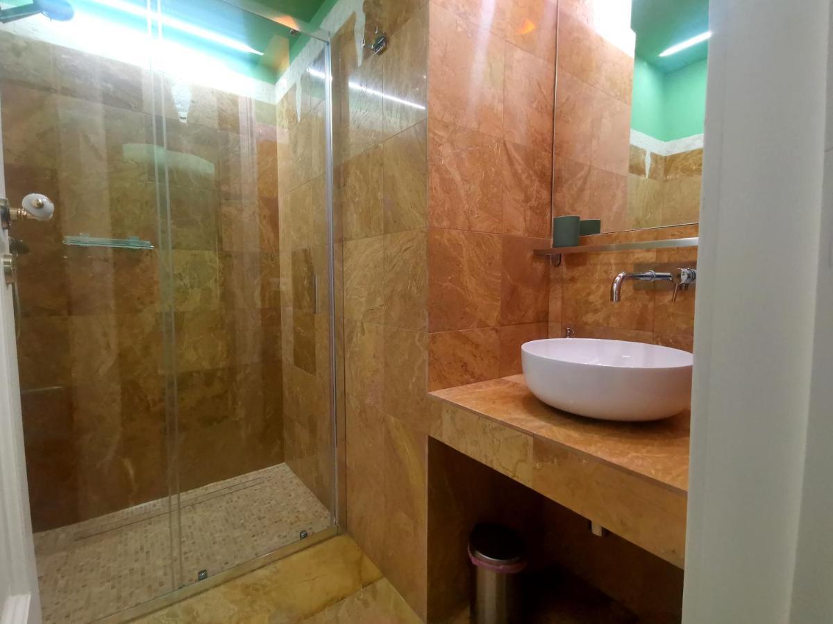 Speciale Tarshito Guesthouse Бари Экстерьер фото