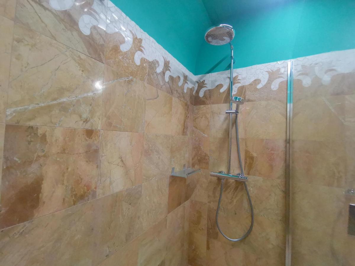 Speciale Tarshito Guesthouse Бари Экстерьер фото