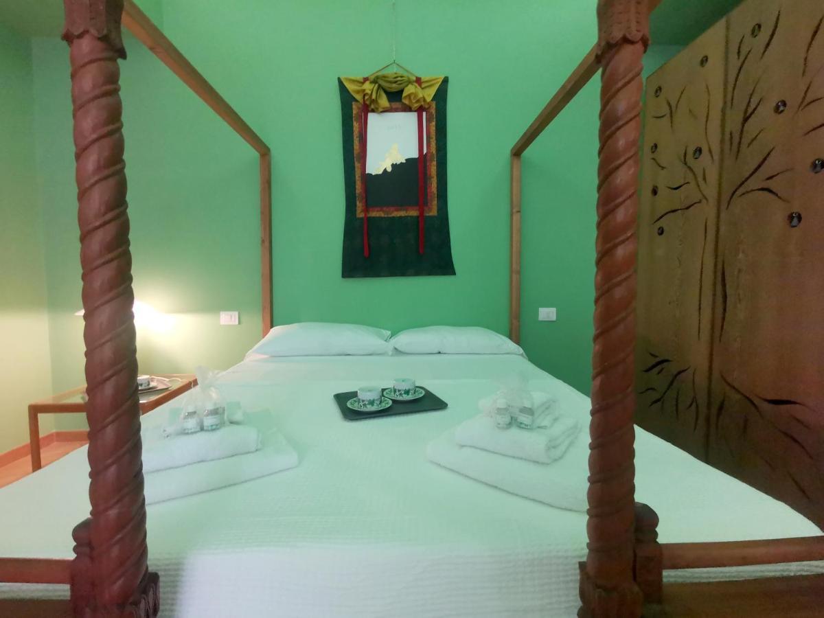 Speciale Tarshito Guesthouse Бари Экстерьер фото