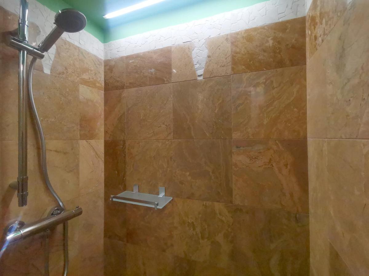 Speciale Tarshito Guesthouse Бари Экстерьер фото